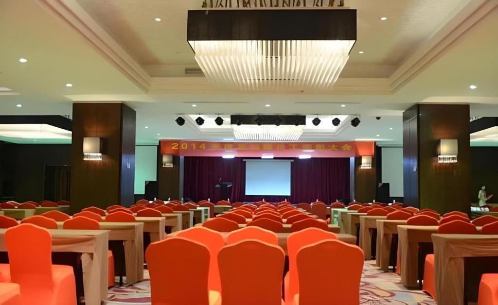 Wyndham Garden Hotel Lingshui  Exterior foto